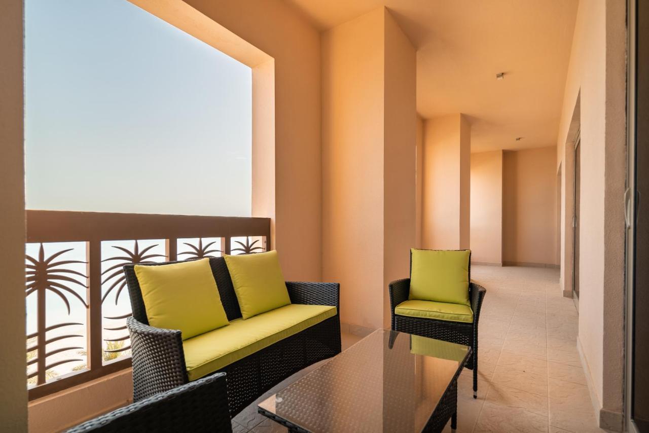 Simply Comfort In Sarai Palm Jumeirah Dubai Exteriör bild