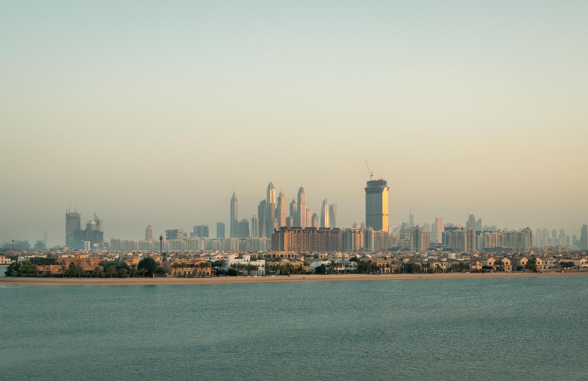 Simply Comfort In Sarai Palm Jumeirah Dubai Exteriör bild