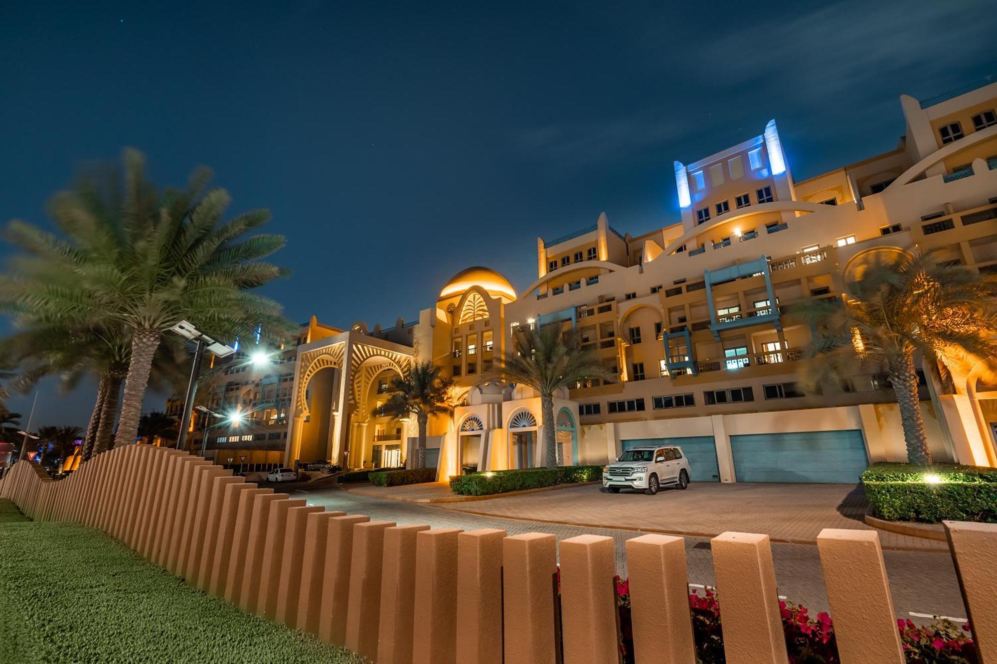 Simply Comfort In Sarai Palm Jumeirah Dubai Exteriör bild