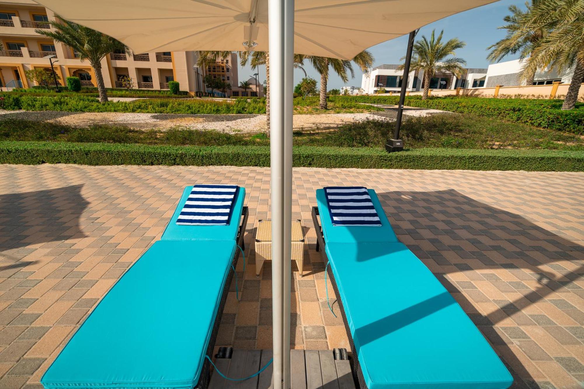 Simply Comfort In Sarai Palm Jumeirah Dubai Exteriör bild